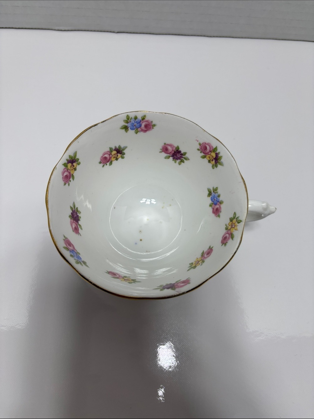 White Floral Bone China Teacup and Saucer with Gold Trim - Picture 6 of 10